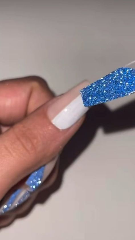 Nail Art Simple Elegant Classy, Nail Art Simple Elegant, Flare Acrylic Nails, Xoxo Nails, Dark Purple Nails, Blue Coffin Nails, Blue Glitter Nails, Unghie Sfumate, Nail Art Simple