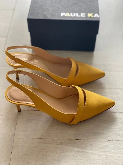 Paule Ka Slingback 70 Pumps in Yellow Yellow 70 slingback pumps with front strap Purchase Worn by Princess Astrid on:21 July 2020 Stylish Shoes Heels, Elegant Shoes Heels, Yellow Pumps, 21 July, Paule Ka, Yellow Heels, Sassy Outfit, Girls Heels, Girly Shoes