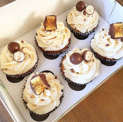 Malteaser Cupcakes, Crunchie Cupcakes, 2023 Cupcakes, Malteser Cupcakes, Cupcake Decor, Cupcakes Ideas, Homemade Cupcakes, Cake Inspo, Sweets Cake