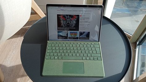 Microsoft Surface Pro Aesthetic, Surface Pro 9 Aesthetic, Microsoft Surface Laptop Go Aesthetic, Surface Pro Aesthetic, Microsoft Computer, Microsoft Surface Pro 9, Laptop Ideas, New Surface Pro, College Supplies