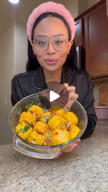 Michelle Belfrey on Instagram: "🧈🧄🌽Garlic Butter Fried Corn on the Cob. An ode to #wingstop I guess 🤭 Serving this up as a side dish for tonight’s dinner.  #easyrecipes #friedcorn #wingstopcorn #viralrecipes  #friedfood

Later I air-fried them alittle just to reheat and they were even better." Corn On A Cob Recipes, Wingstop Fried Corn, Corn Niblets Recipe, Air Fry Corn On The Cob, Wingstop Corn Recipe, Wing Stop Corn Recipe, Wing Stop Corn, Fried Chicken Dinner Ideas Sides, Fried Chicken Sides Dishes Ideas