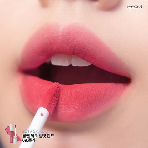 Korean Lipstick, Teknik Makeup, Korean Beauty Secrets, Kawaii Makeup, Ulzzang Makeup, Makeup Lips, Lip Makeup Tutorial, Natural Lipstick, Edgy Makeup