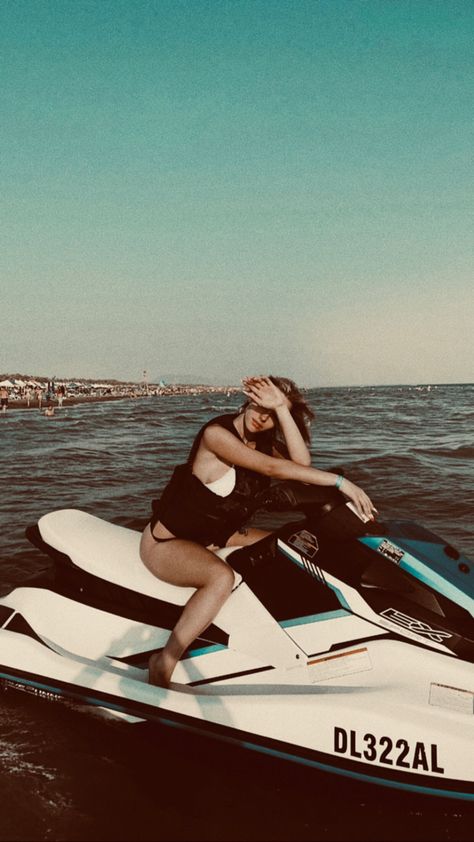 Jetski Outfit, Jet Ski Outfit, Photogenic Aesthetic, Jet Skiing Aesthetic, Seaside Photo Ideas, Jet Ski Photoshoot, Jetski Photoshoot, Jet Ski Aesthetic, Jetski Aesthetic