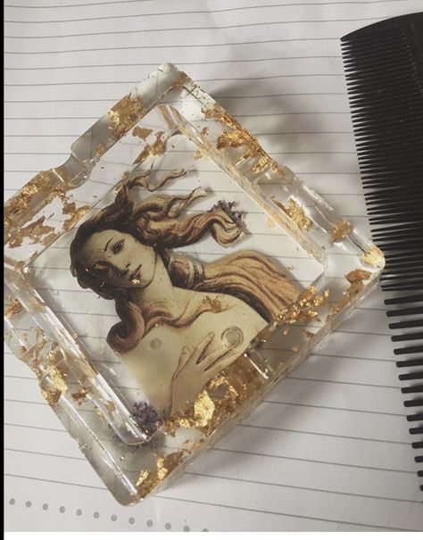 Diy Rolling Tray Ideas Resin, Resin Ashtray Ideas, Epoxy Ashtray, Resin Gift Ideas, Epoxy Resin Ashtray, Ashtray Resin, Diy Resin Tray, Resin Ashtray, Creation Art