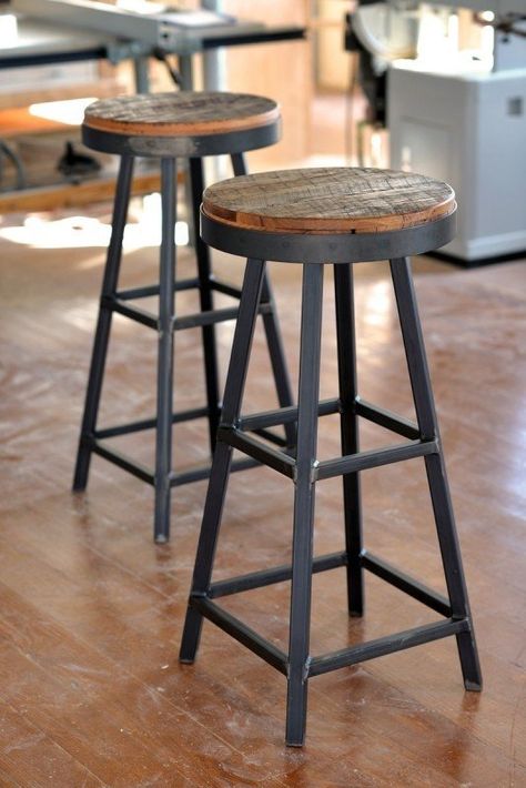 Bar Stools Repurposed, Raw Steel Furniture, Log Bar Stools, Bar Stools Ideas, Minimalist Wood Furniture, Cafe Industrial, Modern Bathroom Furniture, French Bar, Diy Bar Stools