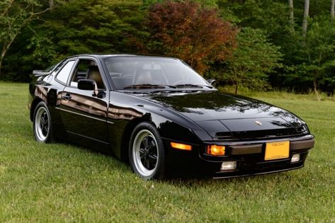 Porsche 944 - Ultimate Model Guide 944 Porsche, Porsche 968, Porsche 924, Porsche Models, Porsche 944, Ford Galaxie, Jaguar Car, Research Center, Car Auctions