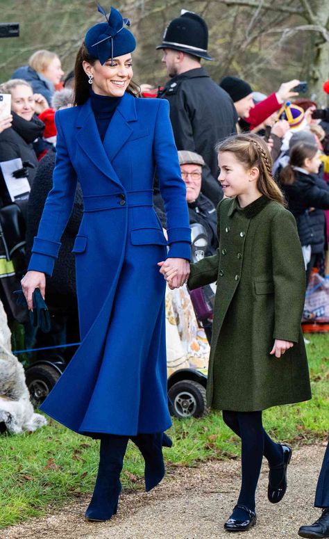 Royal Family Christmas, Principe William Y Kate, Düşes Kate, Herzogin Von Cambridge, Princesse Kate Middleton, Timothy Laurence, Royal Christmas, Kate Middleton Outfits, Lady Louise Windsor