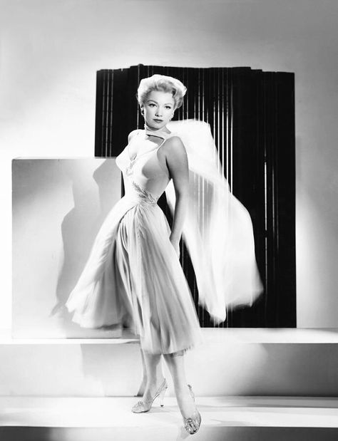 The 1950s — msmildred: Anne Baxter, c. 1953. Anne Baxter, Old Hollywood Movie, 50s Women, Female Icons, Edith Head, Vintage Hollywood Glamour, 40s Dress, Classic Actresses, Glamour Dress