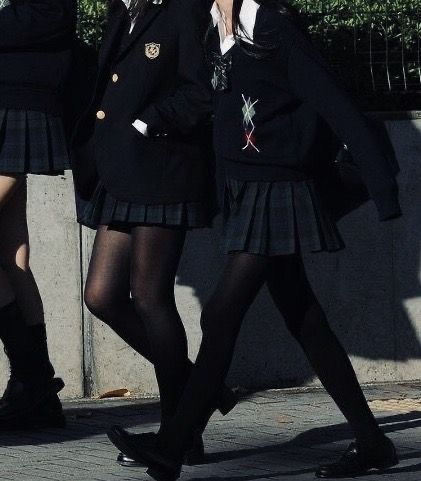 Private School Uniforms, Boarding School Aesthetic, School Uniform Outfits, Dark Academia Fashion, Fotografi Vintage, Academia Fashion, Estilo Preppy, School Uniforms, Rory Gilmore