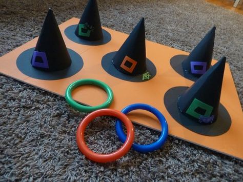 10 juegos de Halloween para pasarlo de miedo en clase Diy Halloween Party, Fun Halloween Party Games, Dekorasi Halloween, Fun Halloween Games, Halloween Infantil, Diy Halloween Games, Halloween Fest, Halloween Games For Kids, Masks Diy