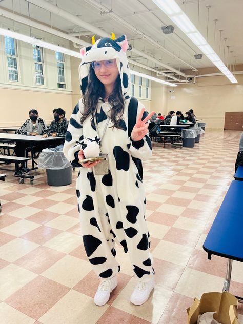 Cow Pjs Pajamas, Cow Pajamas Aesthetic, Cow Onsie Women, Cow Onesie Halloween Costumes, Onsies Ideas Women, Animal Onesie Halloween Costumes, Cute Onesie Halloween Costumes, Cow Costumes Women's, Halloween Onsies Costumes