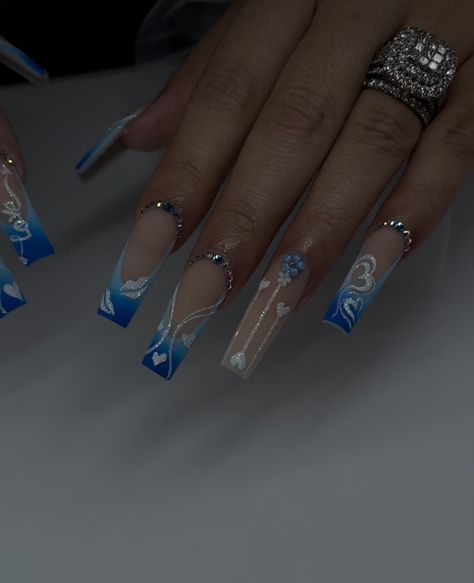 Nail Art Designs Blue And White, Royal Blue Nail Designs Ideas, Royal Blue And Silver Nails, Blue Winter Nail Designs, Nails Royal Blue, Royal Blue Nails Designs, Nail Designs Bling, Blue And Silver Nails, Makeup Nails Designs