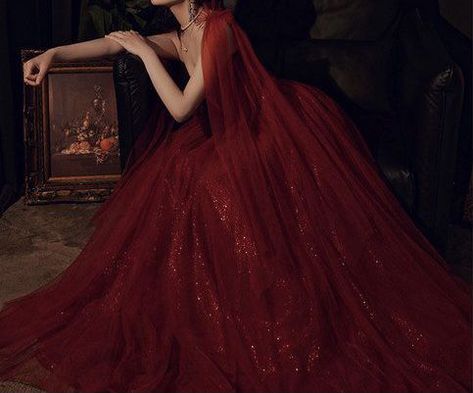 Red Tulle Wedding Dress, Crimson Prom Dress, Fantasy Gowns Red, Christmas Ball Gowns, Wine Red Wedding Dress, Vampy Girl, Dark Valentines, Homecoming Inspo, Burgundy Wedding Dress