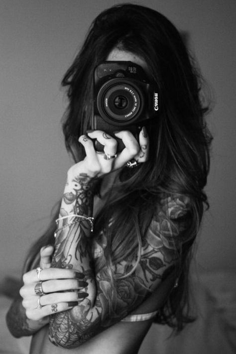 Photography Tattoo, Girls With Cameras, Tattoo Trend, Jewish Girl, Tattoo Photography, Tattoo Love, Tattoo Life, Shooting Photo, Trendy Tattoos