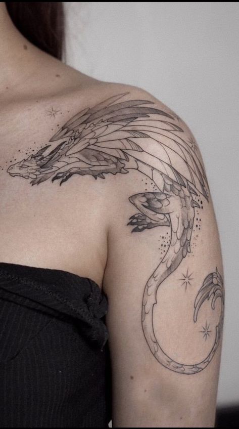 Feminine Tattoos Shoulder, Shoulder Dragon, Dragon Tattoo Shoulder, Tattoos Shoulder, Aa Tattoos, Bookish Tattoos, Uv Tattoo, Dragon Tattoo For Women, Fantasy Tattoos