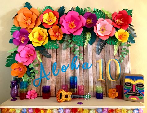 Hawaiian Backdrop Ideas, Homecoming Dance Ideas, Luau Crafts, Hawaiin Decor, Moana Theme Birthday, Hawaii Themed Party, Stitch Party, Barbie Theme Party, Jungle Theme Parties