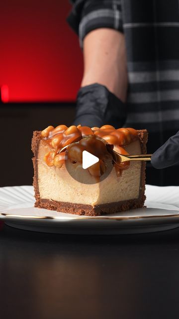 Katy Cake | Pastry Artist on Instagram: "Snickers Cheesecake Recipe 🍫🥜

Designed for a cake ring with a diameter of 16 cm and a height of 6 cm 🙃

Snickers Cheesecake Ingredients:
-cream cheese (520g)
-sugar (110g)
-cornstarch (7g)
-eggs (125g)
-heavy cream 37% (100g)
-peanut butter (50g)
-milk chocolate 40% (60g)

How to bake Snickers Cheesecake:
1️⃣Mix room🌡 cheese, sugar, and cornstarch until creamy using a rubber spatula
2️⃣Add the eggs one at a time, mixing well after each addition
3️⃣Thoroughly mix in the heavy cream
4️⃣For a smoother texture, pass the cheese mass through a fine sieve and divide it into two equal parts (about 410g each)
5️⃣Mix the first part of mass with the peanut butter and pour it into the prepared and cooled chocolate crust; refrigerate
6️⃣Combine the melted c Cheese Cakes Design, Snickers Cheesecake Recipe, Lotus Biscoff Cheesecake, Lotus Biscoff Spread, Snickers Cake, Cheesecake Ingredients, Snickers Cheesecake, Rubber Spatula, Biscoff Cheesecake