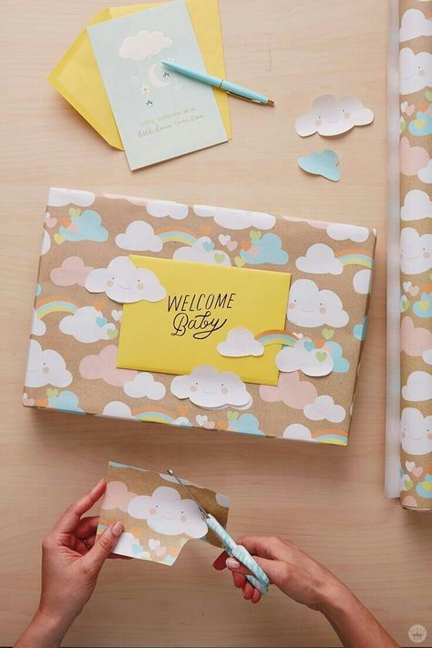 Baby Gift Wrapping, Gift Wrap Ideas, Gifts Wrapping Diy, Creative Diy Gifts, Wrap Ideas, Baby Shower Presents, Creative Gift Wrapping, Cadeau Diy, Diy Gift Wrapping