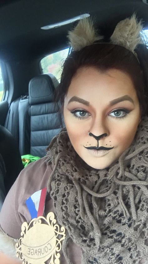 Cowardly lion makeup Lion From Wizard Of Oz Makeup, Diy Cowardly Lion Costume, Cowardly Lion Costume Women, Wizard Of Oz Lion Costume Women, Lion Makeup Kids, Cowardly Lion Costume Diy, Diy Lion Costume Women, Cowardly Lion Makeup, Lion Makeup Women