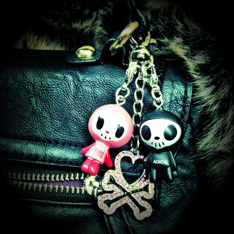 Tokidoki Adios and Ciao Ciao Charms and Grey Wolf SpiritHood, cute couple♡ Tokidoki Adios And Ciao Ciao, Adios And Ciao Ciao, Tokidoki Adios, Lilo Pelekai, Popular Cartoon Characters, Scene Goth, 2013 Swag Era, Scene Core, Scene Queens