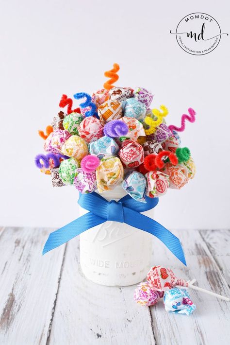 Dum Dum Bouquet, Bouquet Lollipop, Diy Lollipop, Paint Mason Jars, Lollipop Bouquet, Paper Plate Animals, Candy Trees, Bouquet Centerpiece, Candy Arrangements