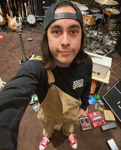 Vic Pierce The Veil, Pierce The Veil Wallpaper Pc, Vickey Mouse, Pierce The Veil Vic Fuentes, Ptv Misadventures Wallpaper, Vic Ptv, Ptv Wallpaper Pierce The Veil, Jaime Preciado, Tony Perry