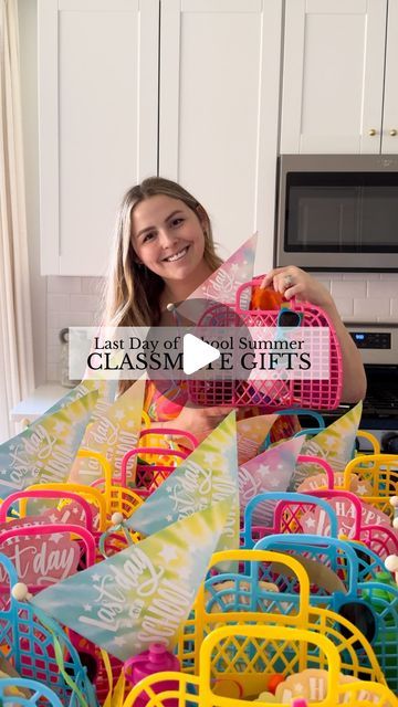 Sierra Miller | Content Creator on Instagram: "#gifted Summer is near and it’s almost time to celebrate the last day of school! ☀️ I put together the cutest last day of school baskets with items all from @orientaltrading! I can’t wait to give these to Violet and her classmates and I know they’ll love them! ☺️ #orientaltrading   Comment SHOP for links🔗 . . . .  #classmategift #classgifts #summerbasket #classgift #classmategifts #prekgraduation #lastdayofschool" Last Day Of School Baskets For Kids, Graduation Gifts For Classmates, Gift For Classmates, Last Day Of School Gifts For Classmates, Last Day Of School Gifts, Gifts For Classmates, Class Mates, Classmates Gifts, Pre K Graduation