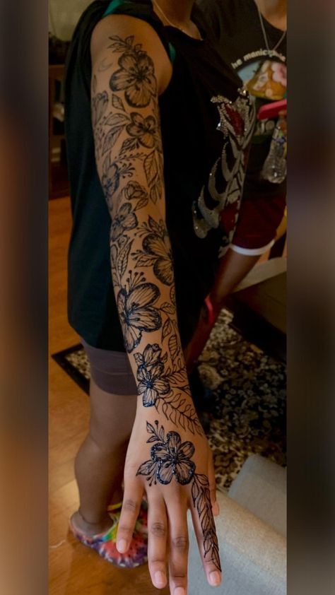 Sleeve Henna Tattoo, Hand Art Henna, Henna Designs Arm, Henna Sleeve, Sleeve Henna, Henna Tattoo Designs Arm, Cute Henna Designs, Cute Henna Tattoos, Henna Style Tattoos