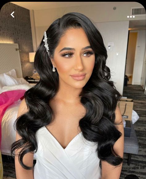 Wedding Hairstyles For Latinas, Wedding Hair With Veil All Down Tiara, Long Dark Hair Bridal Hairstyles, Rehersal Dinner Hairstyles, Long Black Bridal Hair, Hairstyles For Long Hair Wedding Curls, Glam Wedding Hairstyles For Long Hair, Bride Hairstyles Down Curls Long Curly, Glam Waves Hair Wedding Hairstyles