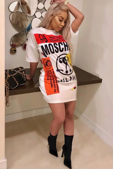 Mos Def, Moschino T Shirt, Club Dress, Dope Fashion, Green Midi Dress, Short Sleeve T Shirt, Shirt White, Women's Fashion Dresses, Quality Clothing