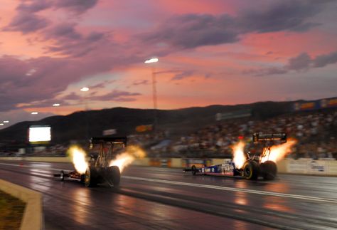 drag racing Drag Racing Aesthetic, Dragster Car, 16 Candles, Nhra Drag Racing, Drag Strip, Top Fuel, Starting Line, Racing Photos, Drag Racing Cars