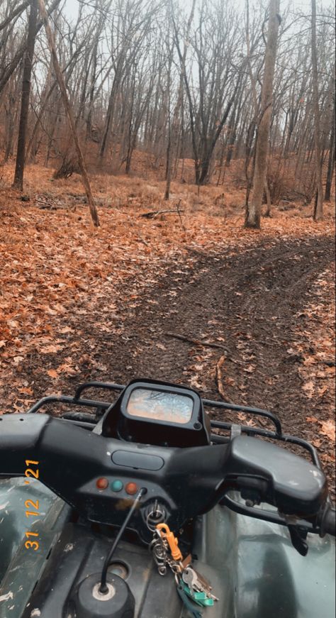 4 Wheelers Aesthetic, Country Bumpkin Aesthetic, 4 Wheeler Aesthetic, Country Summer Wallpaper, Country Athestic, Atv Pictures Ideas, Atv Riding Aesthetic, Country Lockscreen, Country Wallpaper Iphone