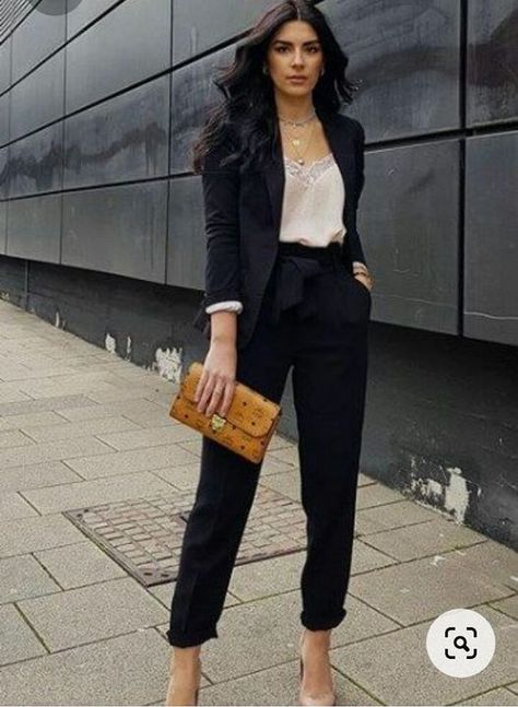 Women Office Outfits, Fashionable Work Outfit, Business Outfits Women, Work Dresses For Women, Office Outfits Women, Business Casual Outfits For Work, Women Business, Trendy Fashion Tops, Classy Work Outfits