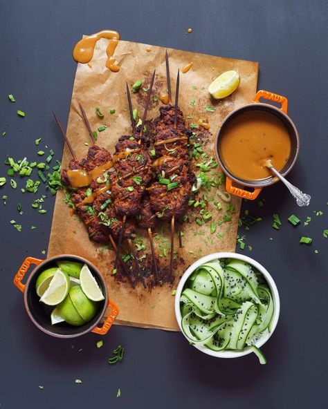 These Smoky Vegan Kebabs Might Make You Swear Off Meat for Good Vegan Kebab, Homemade Seitan, Seitan Recipes, Vegan Worcestershire Sauce, Meat Free Monday, Kebab Recipes, Vegan Cookbook, Snacks Für Party, Kebabs