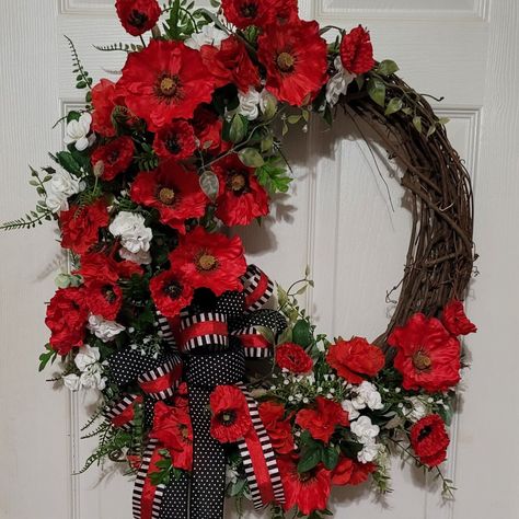 Red Poppy grapevine front door wreath. Remembrance Day Wreath, Buddy Poppy, Poppy Decor, Poppy Wreath, White Wreath, Mini Roses, Remembrance Day, Red Poppy, Wreath Crafts