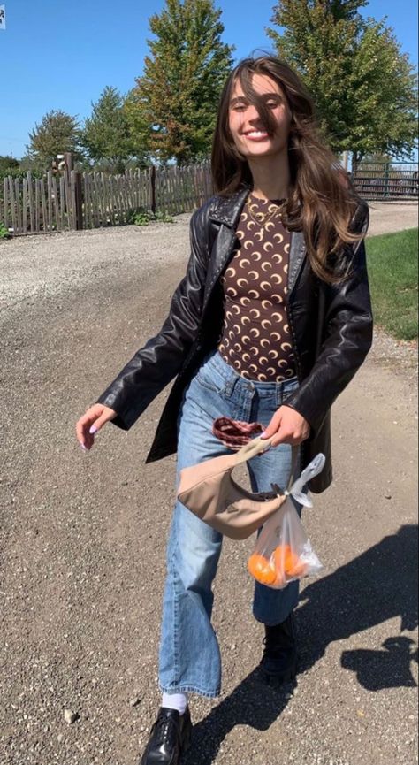 Farmers Market Outfit, Market Outfit, V Model, Top Outfit, Fashion Fits, Inspiration Mode, Jeans Boyfriend, Looks Style, Mode Inspiration