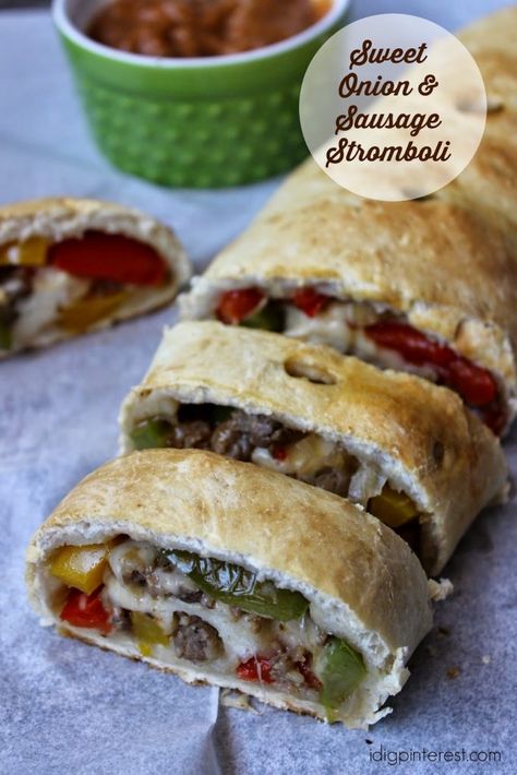 Meatball Stromboli, Sausage Stromboli Recipe, Sausage Stromboli, Stromboli Recipes, Calzone Recipes, Pizza Stromboli, Garbage Bread, Stromboli Recipe Easy, Homemade Stromboli