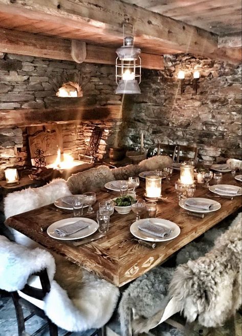 Ski Lodge Interior, Chalet Design, Barn Renovation, Rustic Room, Rustic Dining Room, Quote Happy, Cabin Living, Ski Chalet, Winter Diy