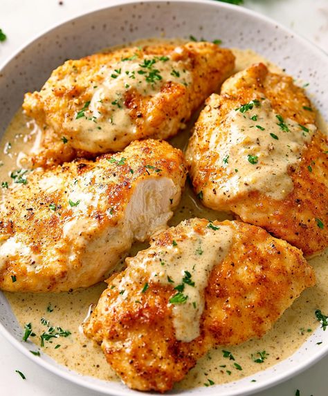 Creamy Ranch Chicken, a rich and flavorful dish with tender chicken in a creamy ranch sauce, ready in 30 minutes. Creamy Ranch Sauce, Creamy Ranch Chicken Recipe, Pan Chicken Breast, Ranch Chicken Recipe, Creamy Ranch Chicken, Chicken Boneless Breast Recipes, Baked Ranch Chicken, Ranch Sauce, Ranch Chicken Recipes