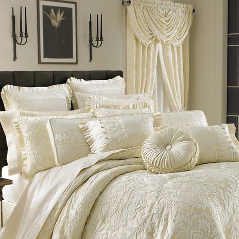 Morelia Duvet Set Ivory Comforter, Top Bed, King Duvet Set, California King Bedding, Queens New York, King Comforter Sets, King Bedding Sets, Queen Bedding Sets, Beautiful Bedding