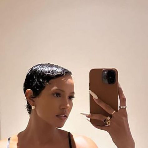 @karruechesource on Instagram: "There she is 😍 #karrueche #karruechetran #teamkae" Karrueche Photoshoot, Karrueche Tran Dress, Karrueche Tran 2022, Karrueche Tran Selfie, Karrueche Tran Paparazzi, Black Hair 90s, Karrueche Tran, Natural Hair Short Cuts, Pixie Styles