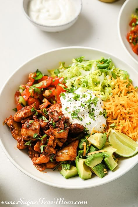 Paleo Chipotle Bowl, Whole 30 Chipotle Bowl, Low Carb Turkey Taco Bowl, Chipotle Salad Bowl Recipe, Keto Chicken Fajita Bowl, Low Carb Mexican Bowl, Keto Chicken Bowl Recipes, Keto Chicken Mexican Recipes, Low Carb Chicken Bowl Recipes