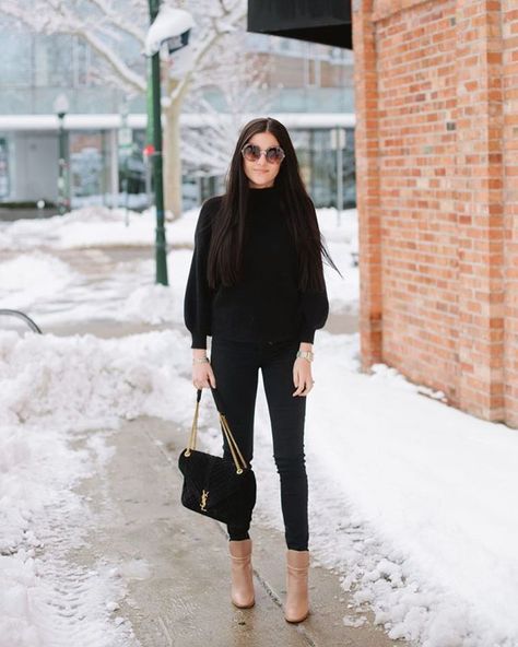 See this Instagram photo by @dailyrachelparcell • 87 likes Nude Booties Outfit, Rachel Parcell, Womens Black Booties, Booties Outfit, Back In Black, Anthropologie Jeans, Fashion Blogger Style, All Black Outfit, Pink Peonies