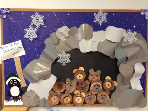 Bear Bulletin Board Ideas, Preschool Hibernation, Hibernation Preschool, Animals In Winter, Preschool Boards, January Bulletin Boards, Winter Bulletin, Winter Bulletin Boards, Preschool Bulletin