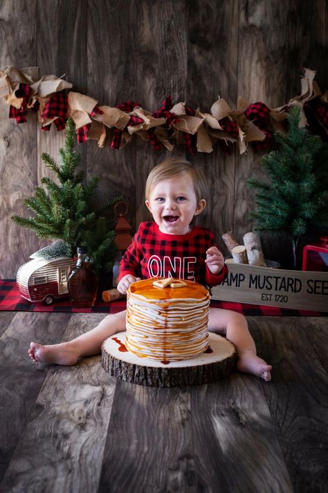 Flapjack smashcake session Oh What Fun To Be One Birthday, December 1st Birthday Party Boy, 1st Birthday Party Boy, Christmas Themed Cake, Bday Pics, Birthday Party Boy, Photo Session Ideas, Party Boy, Birthday Idea