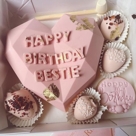 Happy Birthday Bff, Minimalist Cakes, Birthday Bestie, Unique Cakes Designs, Happy Birthday Bestie, Bestie Birthday, Bff Birthday, Personalised Cake, Colour Theme