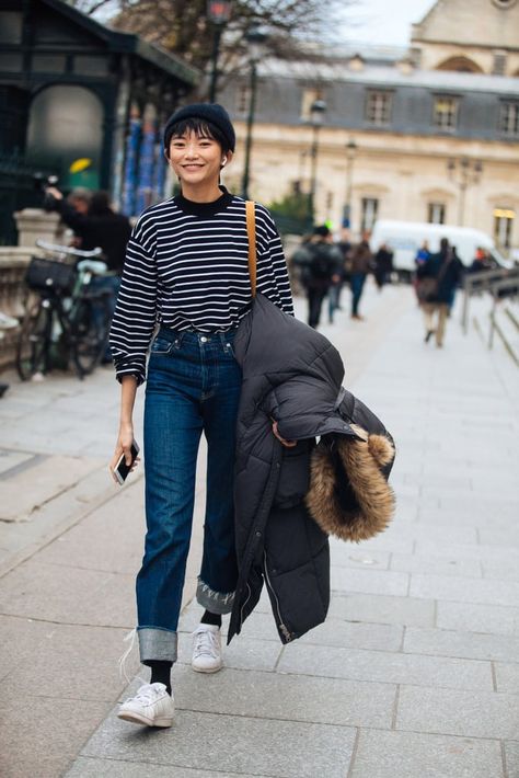 Japanese Inspired Outfits, Socks Outfit Sneakers, Mama Fashion, Outfits With Striped Shirts, Dressing Tips, Remain Silent, Paris Couture, Sneakers Street Style, Sock Outfits