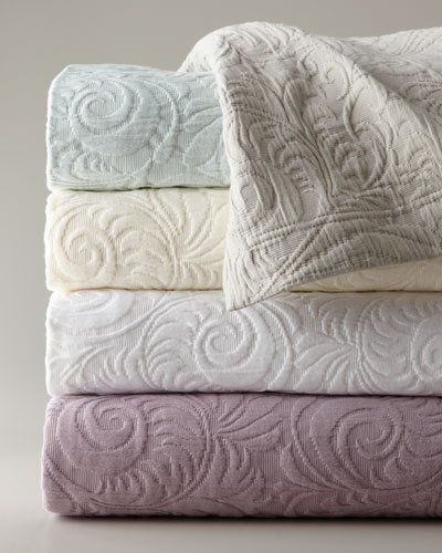 H6CMT SFERRA Queen Hannah Matelasse Coverlet Set Luxury Quilts, Coverlet Bedding, Coverlet Set, Quilted Coverlet, Beautiful Bedding, Beautiful Bedrooms, Restoration Hardware, Quilt Sets, Bedding Collections