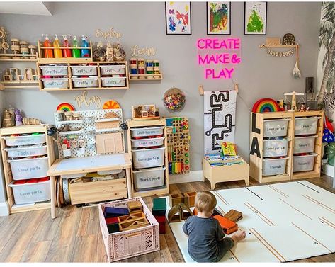 Childminders Playroom, Daycare Room Ideas, Organize A Playroom, Playroom Toy Storage, Playroom Decorating Ideas, Playroom On A Budget, Playroom Decor Ideas, Playroom Storage Ideas, Playroom Seating