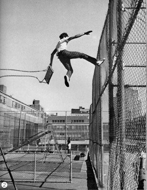 Inge Morath, Photos Black And White, Black And White Photograph, Foto Poses, Retro Photo, Foto Art, Break Dance, Parkour, Story Inspiration